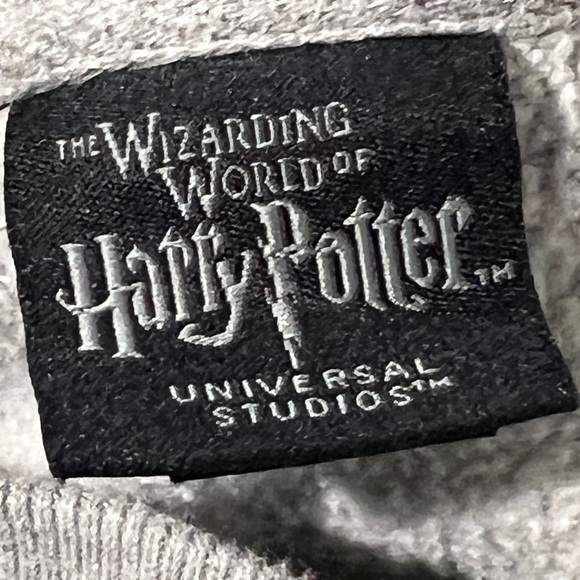 Harry Potter Universal Studios Gryffindor Crew Neck Womens Sweatshirt - Picture 6 of 6